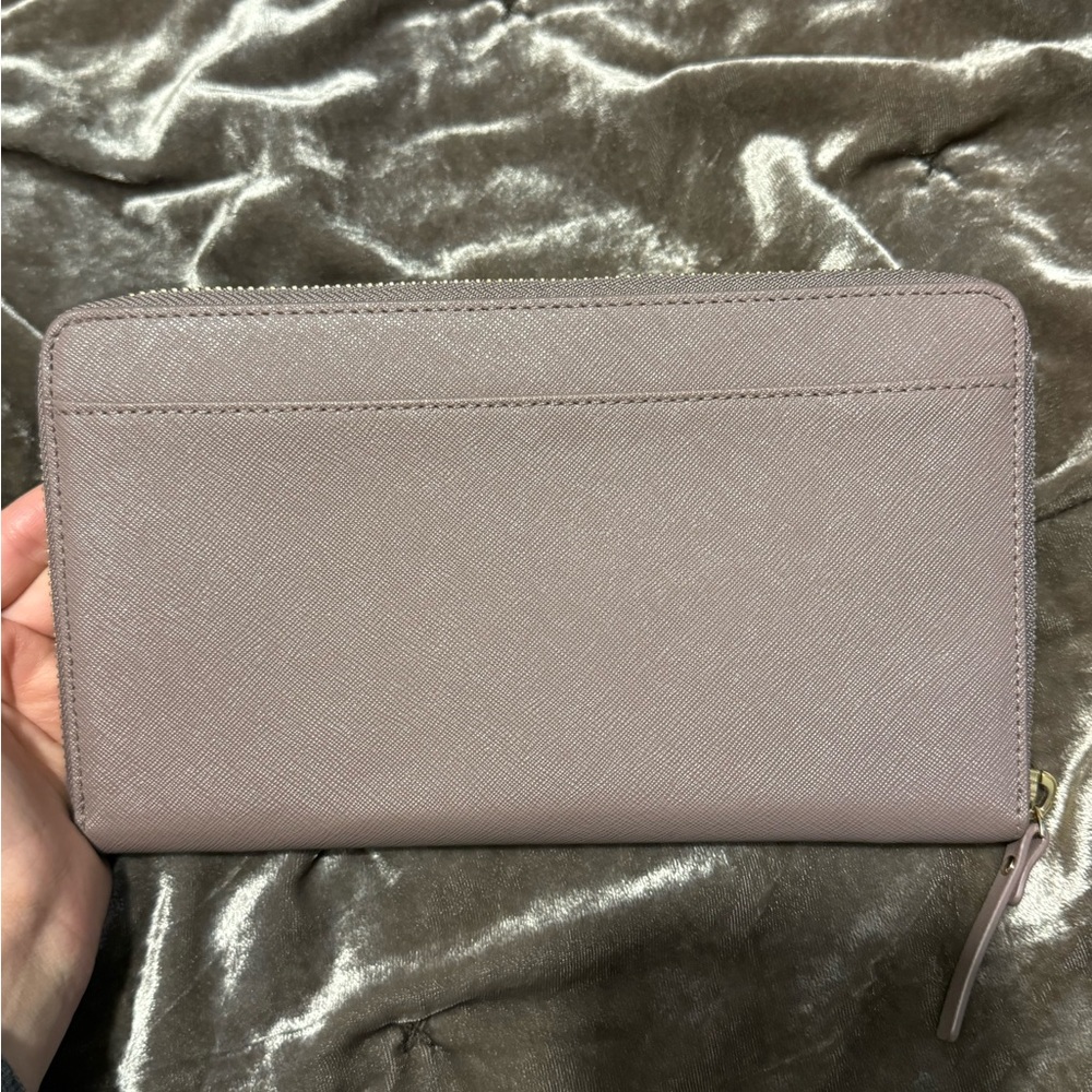 Kate Spade! - Picture 2 of 7